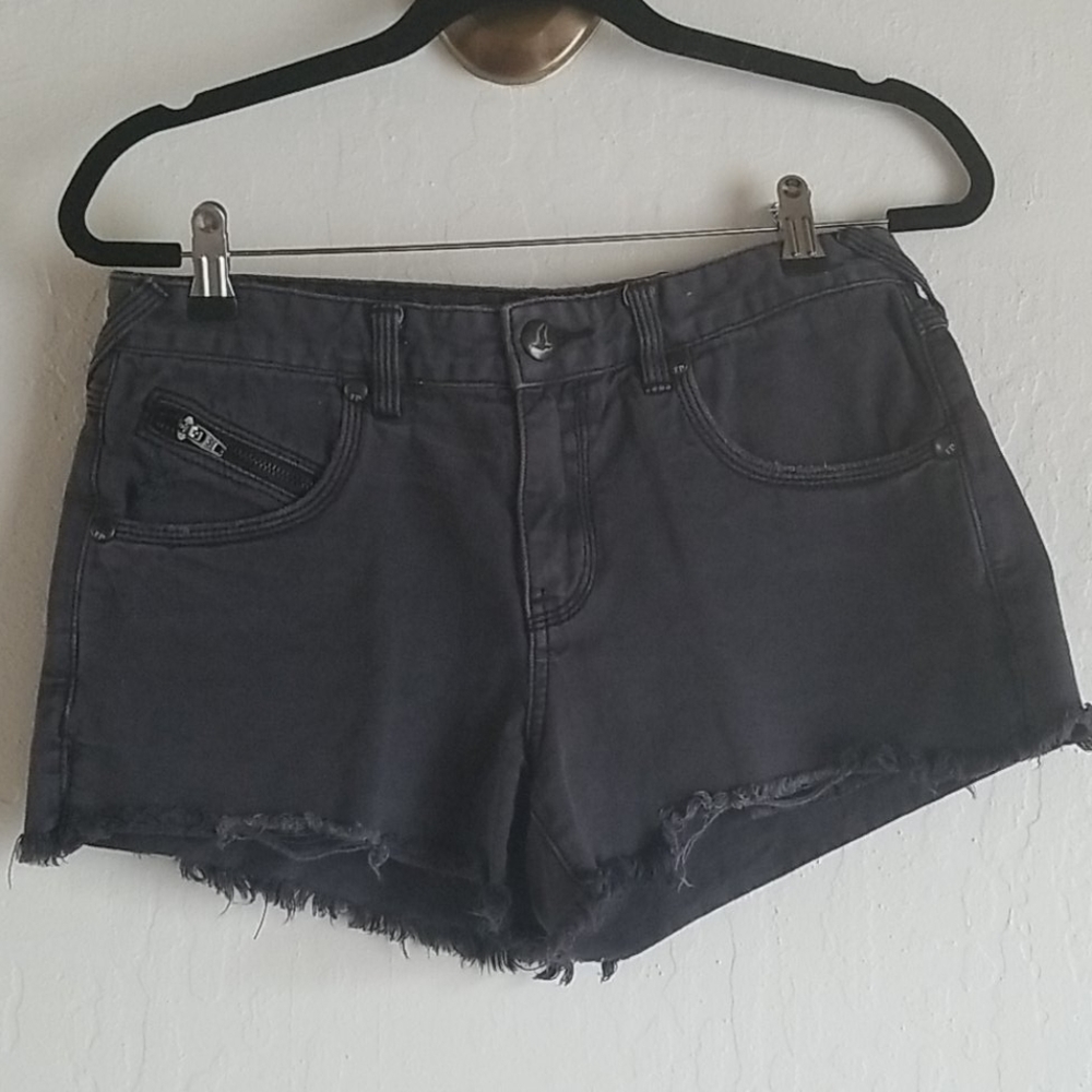 Black wash out denim frayed short